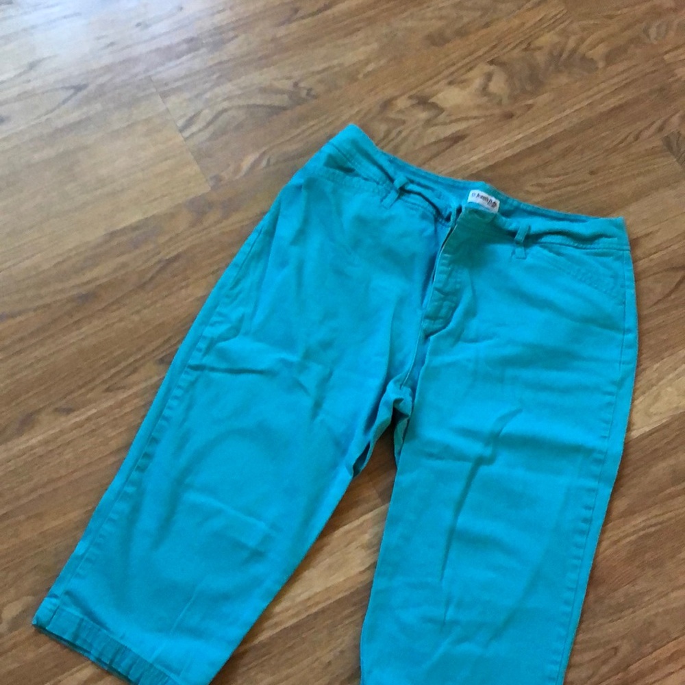 St. John’s Bay capris in turquoise